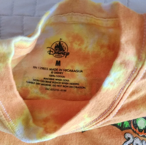 Disneyland 2019 Halloween Tee Shirt - Picture 3 of 3